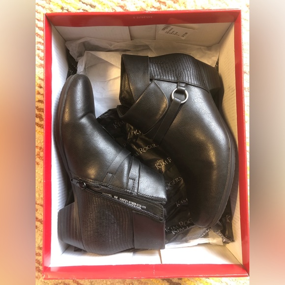 Kim Rogers | Black “Rachel” Ankle Bootie - Picture 1 of 9